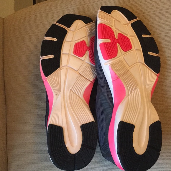 New Balance NWOT sneakers 10 wide - Picture 2 of 8